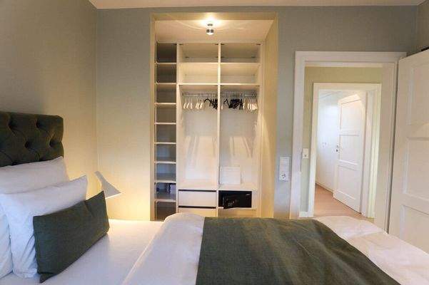 Offen gestalteter Schrank