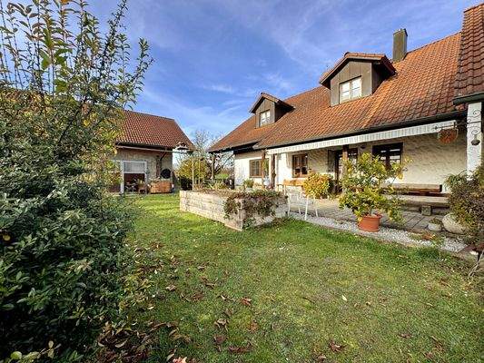 Gartenansicht mit Terrasse