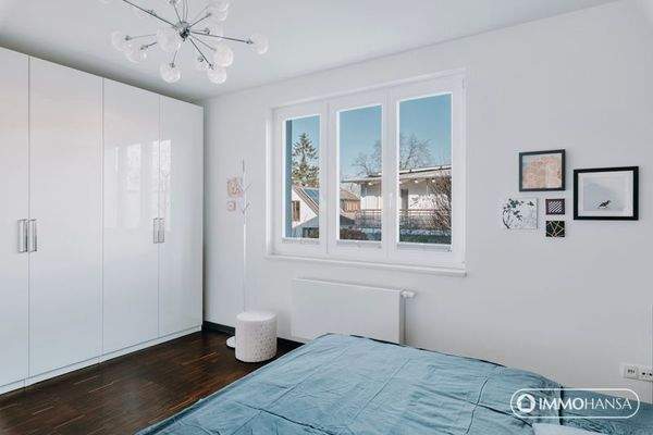 Großzügiges Schlafzimmer OG