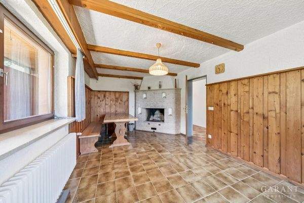 Hobbyraum II. mit Kaminofen im Keller