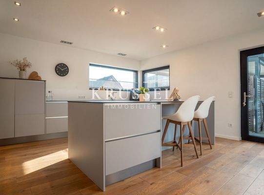 Eine geräumige Küche...