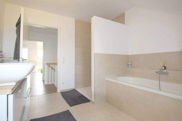 Panoramablick auf das Badezimmer