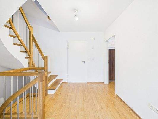 Flur - Treppe im Obergeschoss