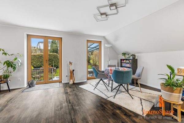 Direkter Zugang vom Wohnzimmer auf die Terrasse