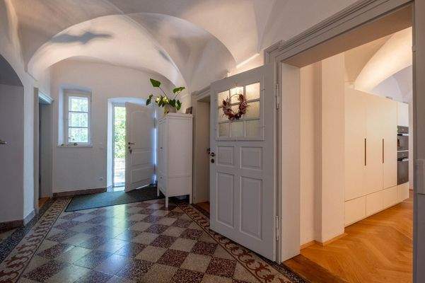 Eingangsbereich mit Gewölbedecken