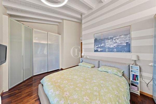 Schlafzimmer mit Doppelbett