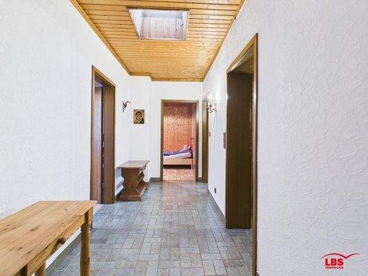 Flur zu Schlafräumen und Bad