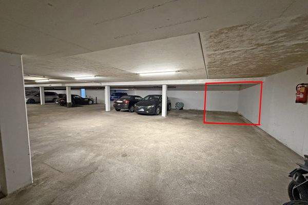 Tiefgaragenstellplatz