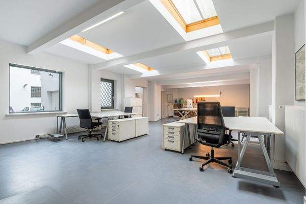 Zwischenbau / Bürofläche