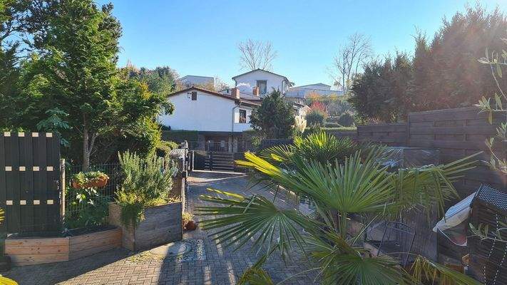 Einfahrt zum Grundstück