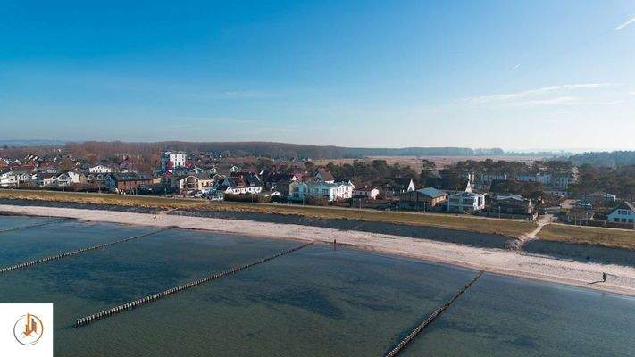 Strandvilla Glowe Ansicht Balkonseite-Meeresfront 