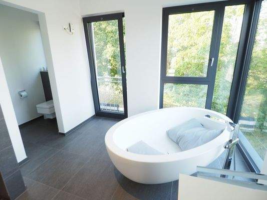 luxuriöses Badezimmer OG