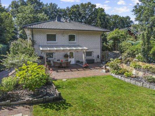 Terrasse hinter dem Haus