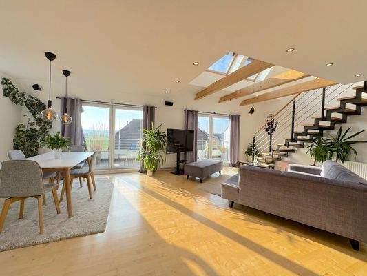 offener Wohn- und Essbereich