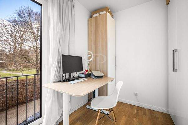 ...separatem halben ZImmer für zB. eine Ankleide