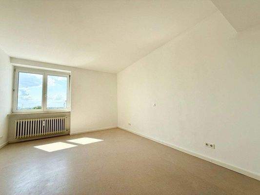 Freundliches Schlafzimmer vor Renovierung