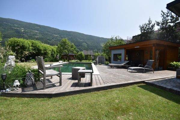 Garten / Pool / Liegebereich / Sauna