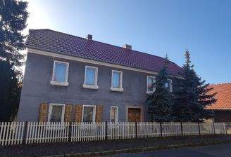 Ansicht Wohnhaus (Straßensicht)