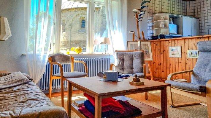 Wohnraum mit offener Küche.jpg