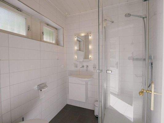 Gästehaus - Duschbad.jpg