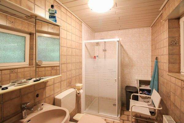 Badezimmer EG