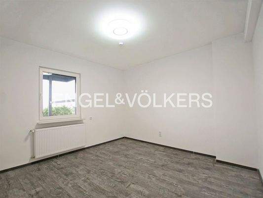 EG: Weiteres Schlaf-/Arbeits-/Kinderzimmer