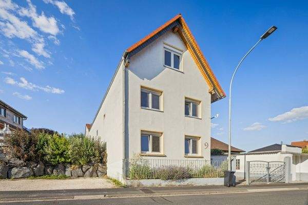 großes Wohnhaus, Vorderansicht