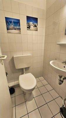 separates WC neben dem Bad