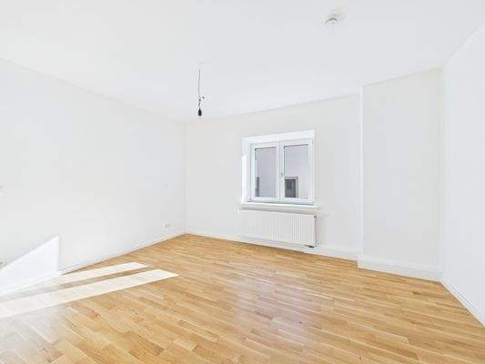 CAM02476G0-PR0038-STILL006