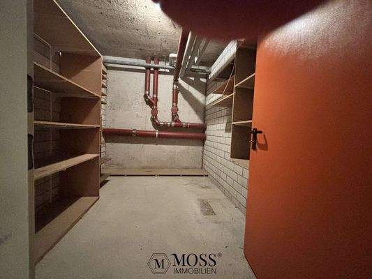 geräumiger Kellerraum 12 m2