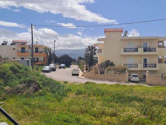 Große Villa mit offenem Meerblick und vier Mietwohnungen