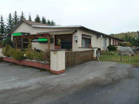 Vorderansicht von rechts