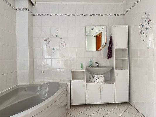 Dusch-/Wannenbad im EG