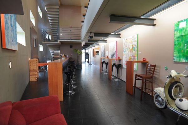 Bar der Galerie Ruckburg.JPG