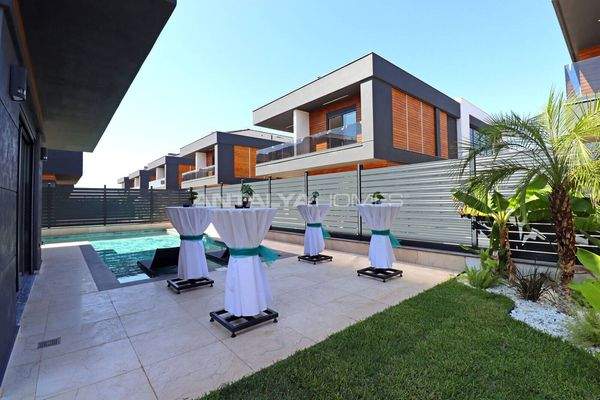 Detached Villas in a Luxury Complex in Dosemealti Antalya