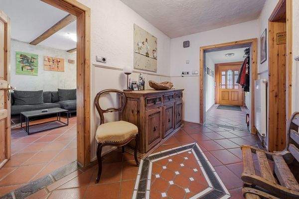 Geräumiger Dielenbereich