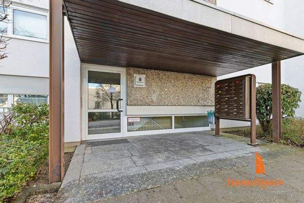 Eingangsbereich des Mehrparteienhauses