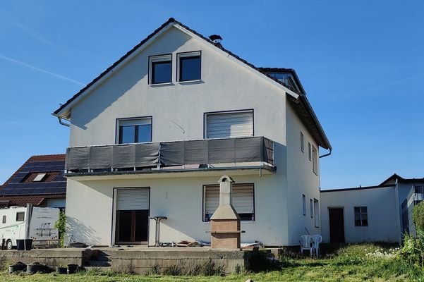 Hinter dem Haus.jpg