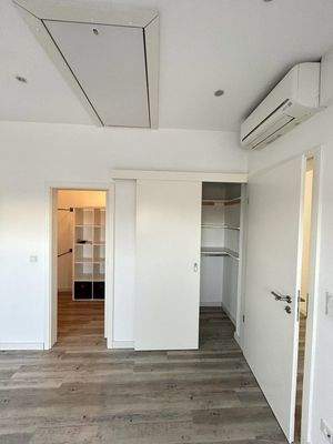 Begehbarer Kleiderschrank