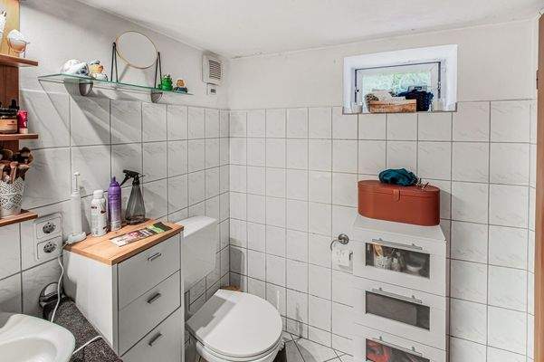 Badezimmer Kellergeschoss
