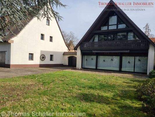 Hausansicht + Garten 