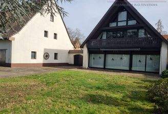 Hausansicht + Garten 