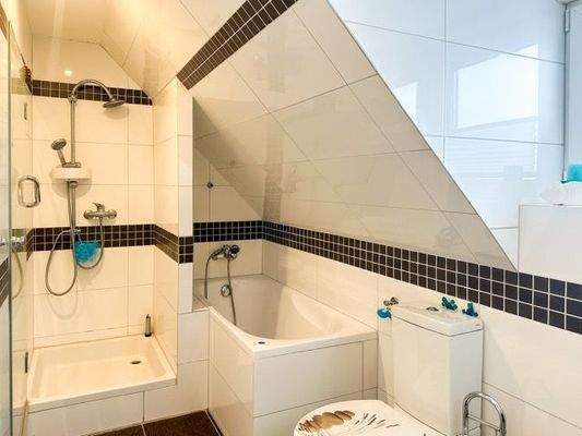 Dusch- und Wannenbad