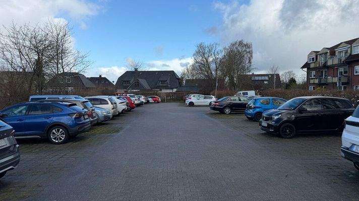 Gemeinschaftliche Stellplätze auf dem Grundstück