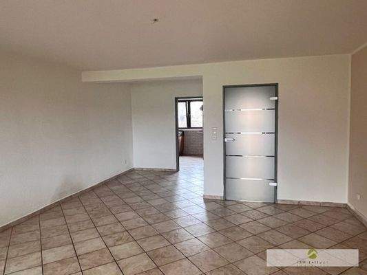 Ihr Wohn- und Essbereich mit Zugang zur Küche