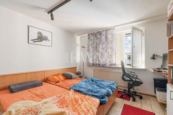 Schlafzimmer 4.OG links