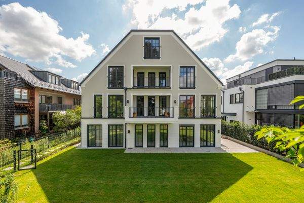 TS25 - Exterior 009.jpg