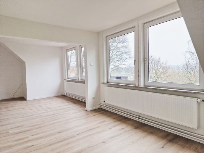 Himbergen, frisch renovierte 4 Zimmerwohnung, ab sofort
