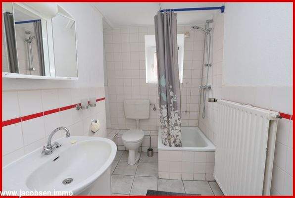 Wohnung 1 (über der Gaststätte)Bad