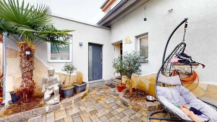 Haus 1 (15b) Hof & Terrasse + Anbau